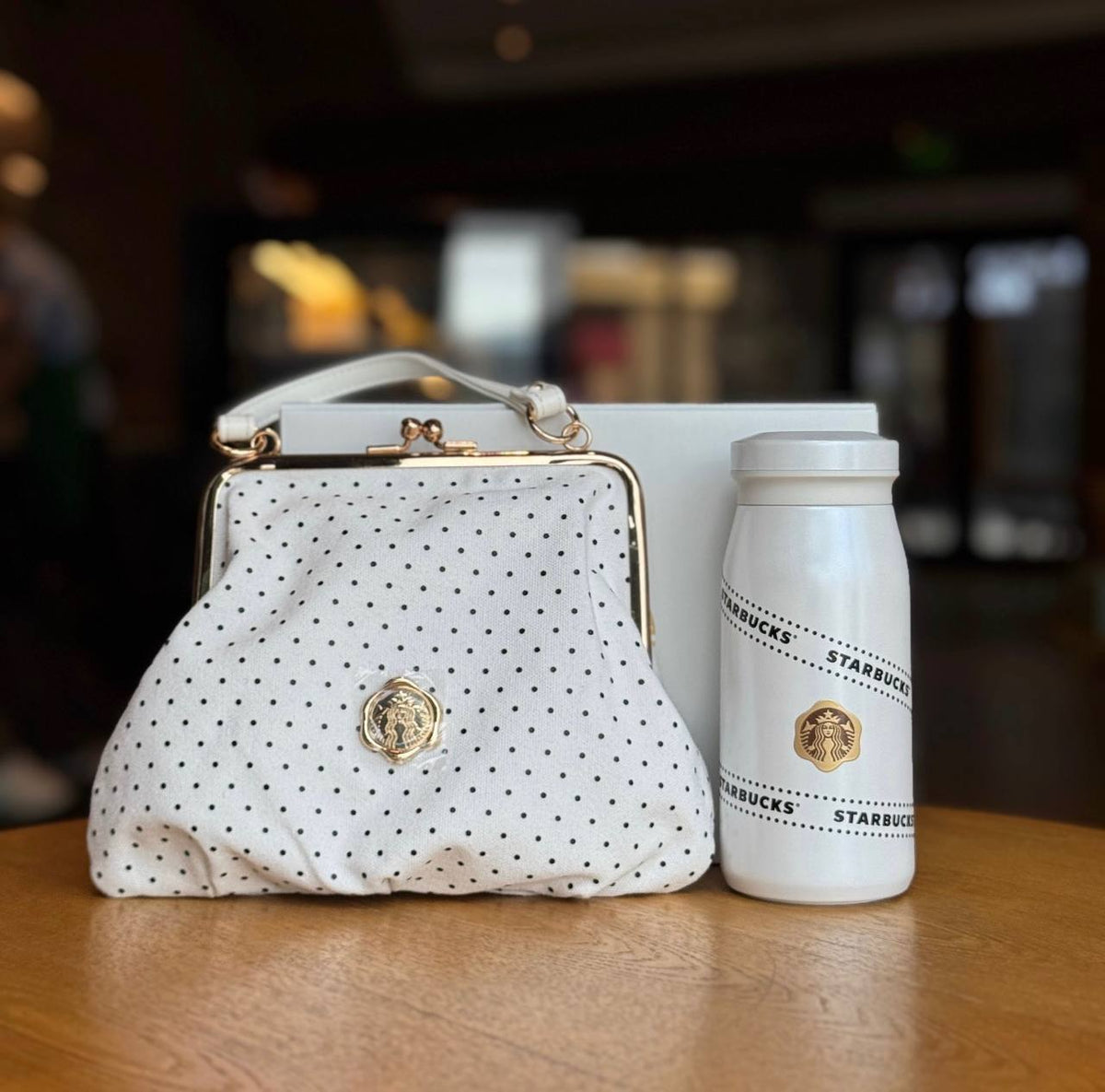 [Pre-order] Starbucks Polka Dot Wonderland Set of White Tumbler and Bag