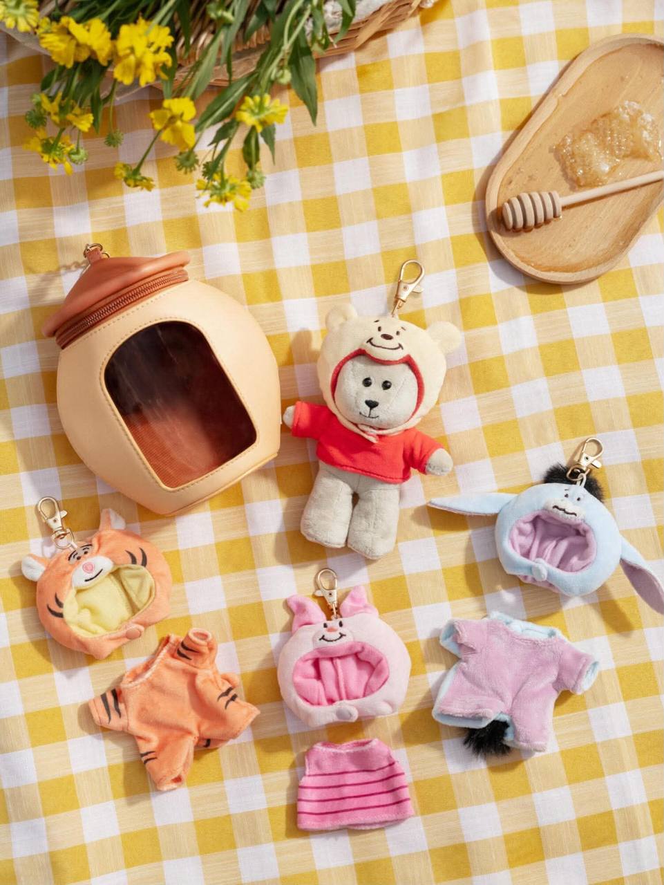 [Pre-order] Starbucks x Winnie The Pooh Bear Keychain Set
