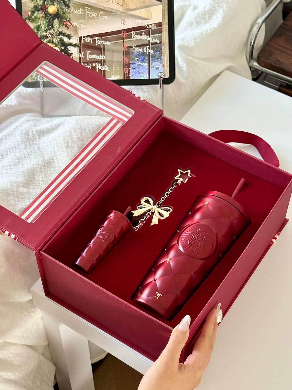 [Pre-order] Starbucks Christmas 2026 Red Diamond Cup with Mini Cup Keychain